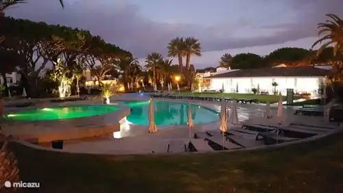 Piscina en el complejo