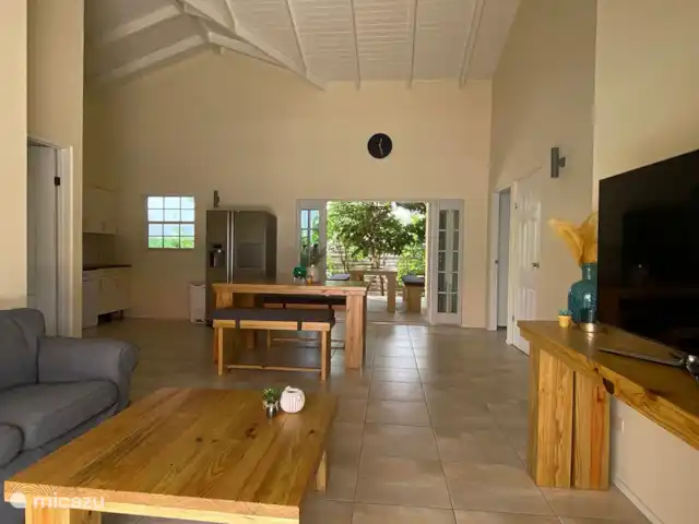 Villa confortable avec piscine privée | Curaçao, Banda Ariba (est), Seru Bottelier - villa Salon cosy avec haut plafond.