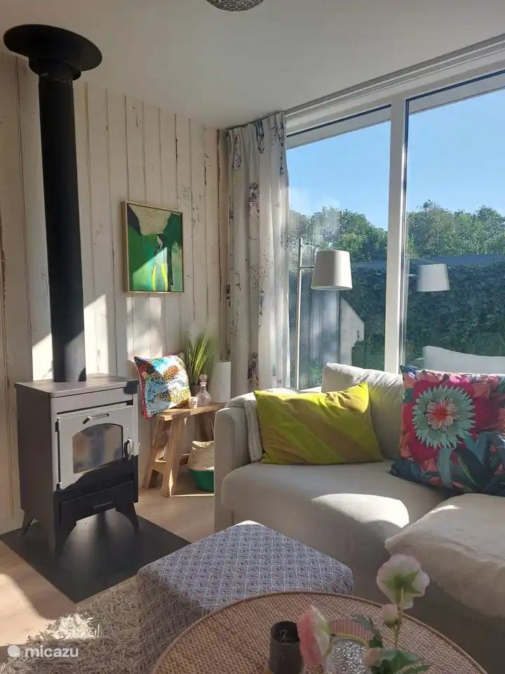 Schöner Holzofen für ein romantisches Feuer