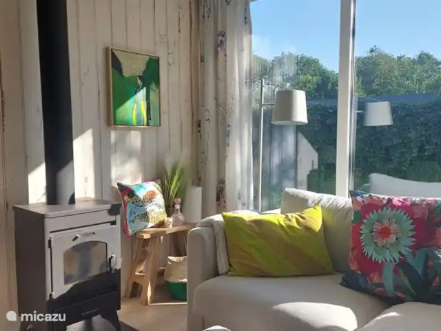 'De Garnaal' de Zuidhoek 1 | Pays-Bas, Zélande, Renesse - bungalow Joli poêle à bois pour un feu romantique