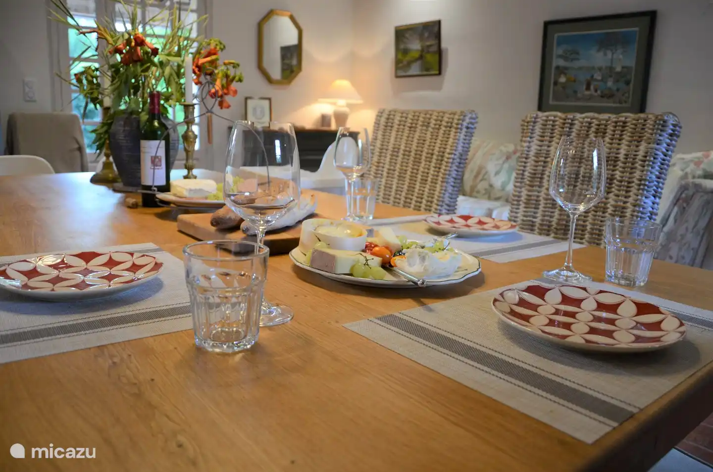 Köstlicher Käse und Wein aus der Region