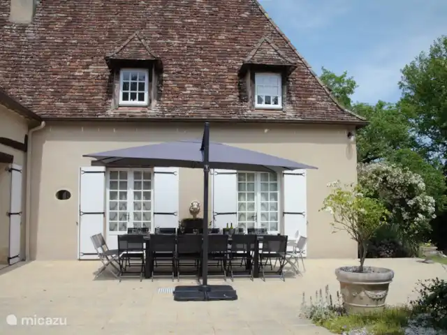 Peymassou | France, Dordogne, Port-Sainte-Foy-et-Ponchapt - villa Table pouvant accueillir jusqu’à 18 personnes