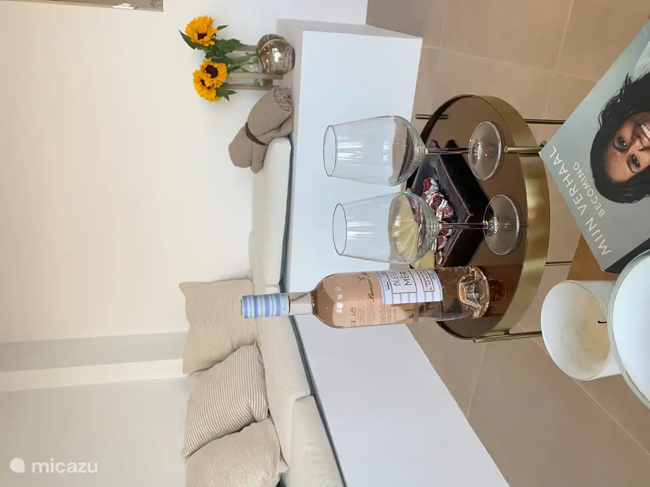 Apéro dans le coin salon