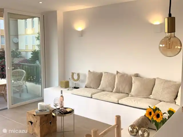 Ca Mili en España, Costa Blanca, Moraira - apartamento Banco de ladrillo de estilo ibicenco frente a la costa