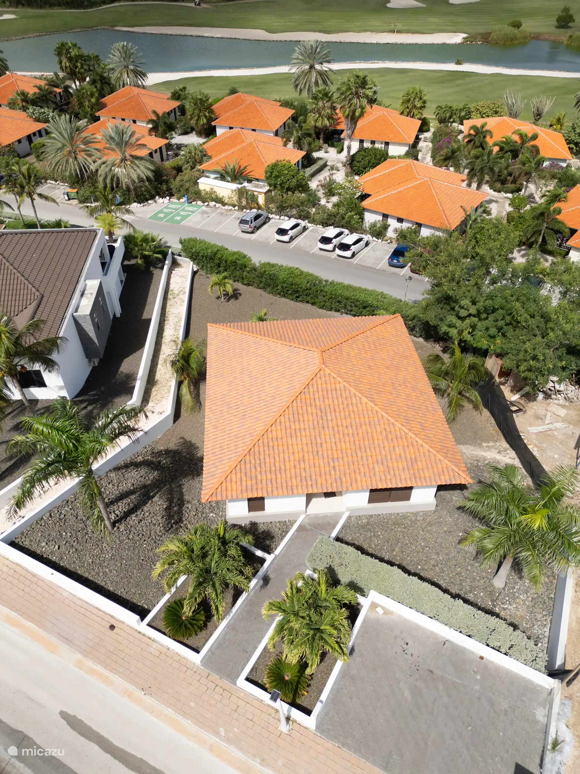 Unsere Villa von oben