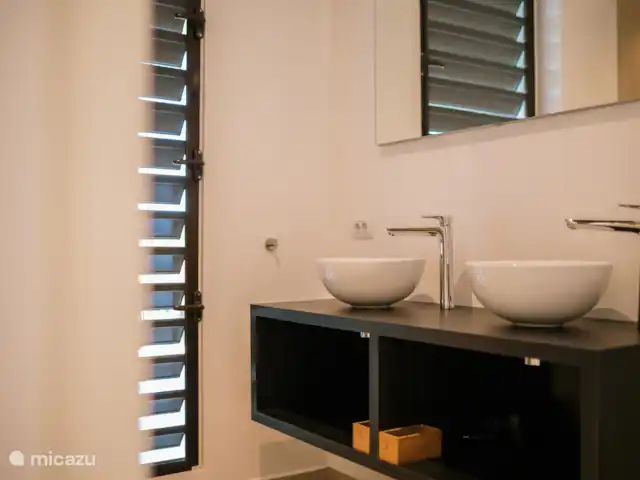 Location de Vacances Curaçao, Curaçao-Centre, Blue Bay, villa - Villa de luxe à 200 mètres de la plage Deuxième salle de bain