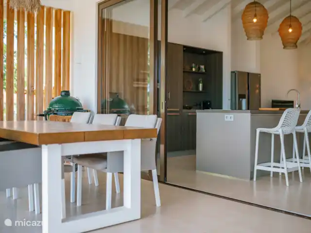 Location de Vacances Curaçao, Curaçao-Centre, Blue Bay, villa - Villa de luxe à 200 mètres de la plage Salle à manger et cuisine