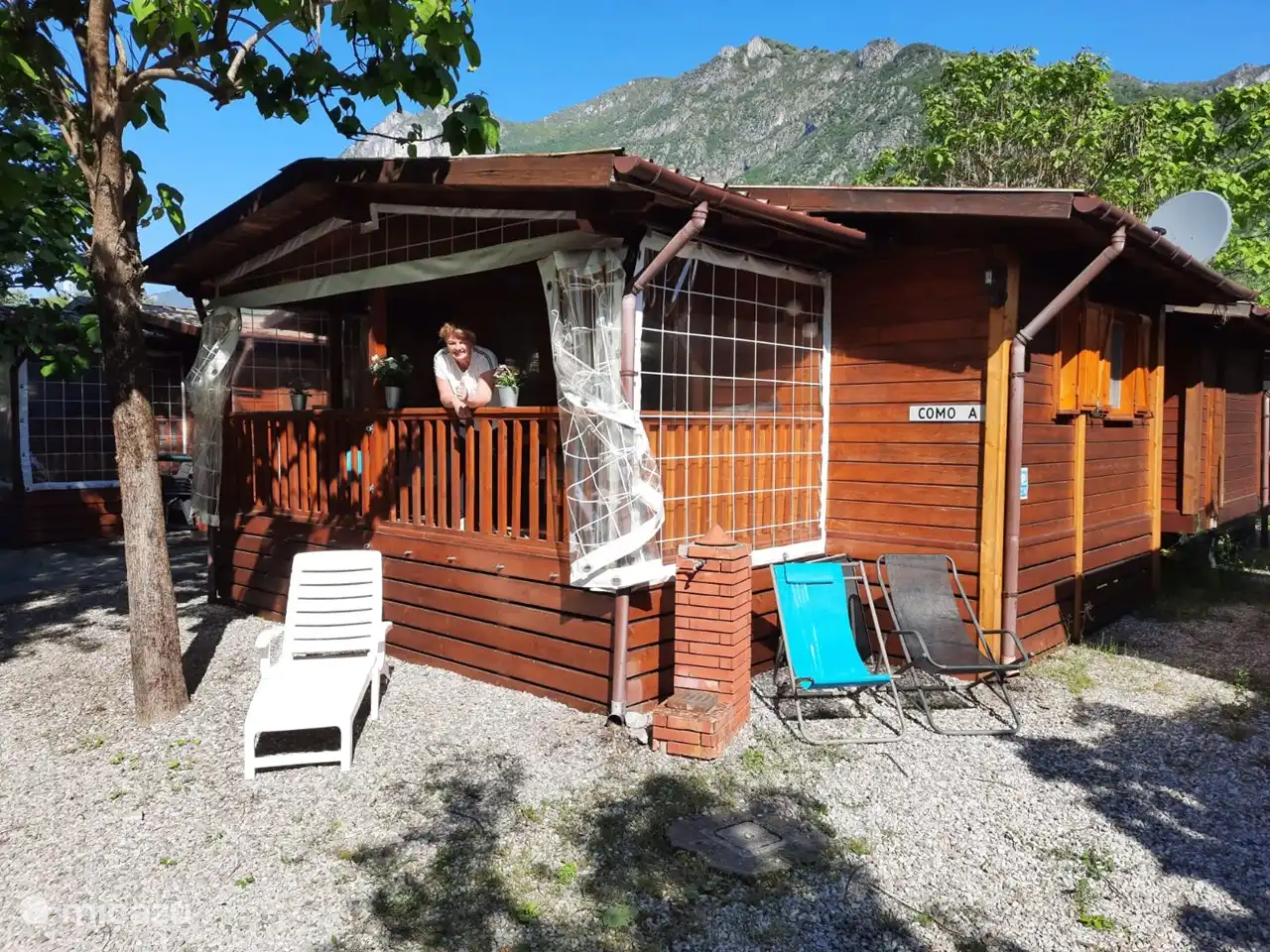 Puedes llevar varias tumbonas y sillas a la playa.