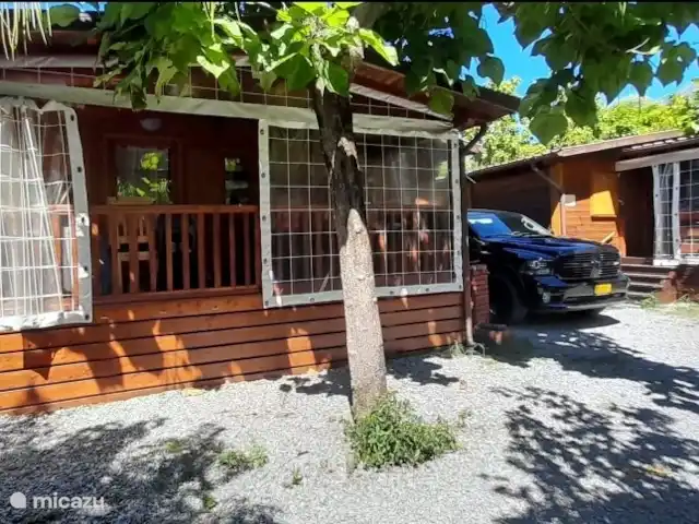 Location de Vacances Italie, Lacs italiens , Porlezza, chalet - comme 230 place de parking, arbre ombragé