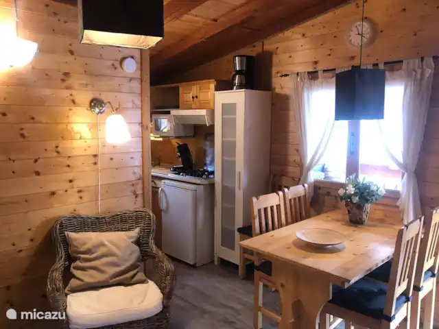 Location de Vacances Italie, Lacs italiens , Porlezza, chalet - comme 230 intérieur confortable entièrement complet. N'apportez que vos propres serviettes et draps