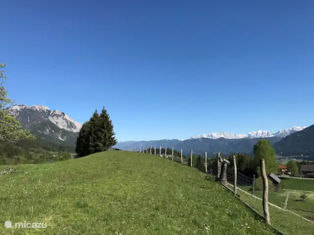 Haus Tilia Karinthië / App Berglust huren in Oostenrijk, Karinthië, Kerschdorf/Nötsch - appartement uitzicht vanuit de tuin richting Julische alpen, de Dobratsch en Karawanken