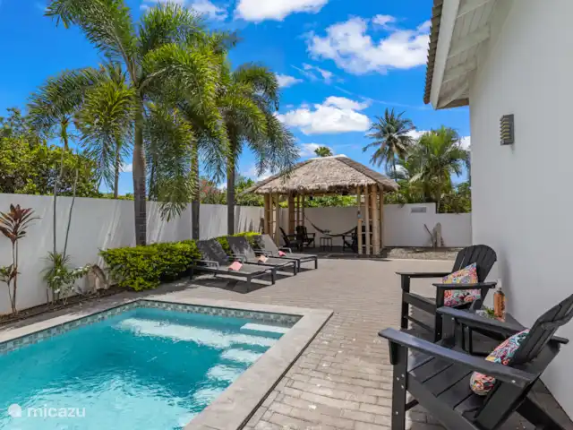 Villa Curalux | Curaçao, Curaçao-Centre, Dominguito - villa Détendez-vous sous la Palapa ou sur les transats au bord de la piscine.