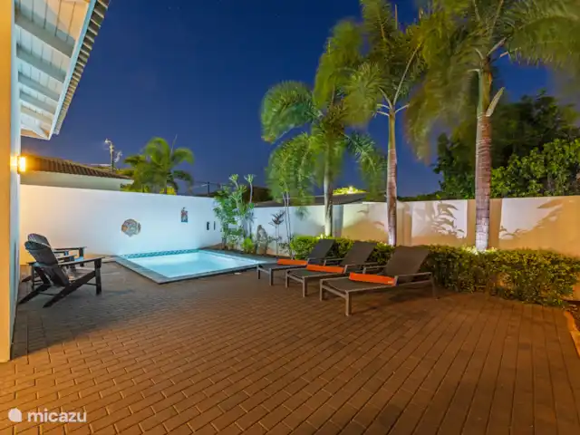 Villa Curalux | Curaçao, Curaçao-Centre, Dominguito - villa Jardin le soir