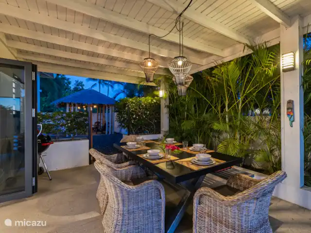 Villa Curalux | Curaçao, Curaçao-Centre, Dominguito - villa Table à manger pour six personnes.