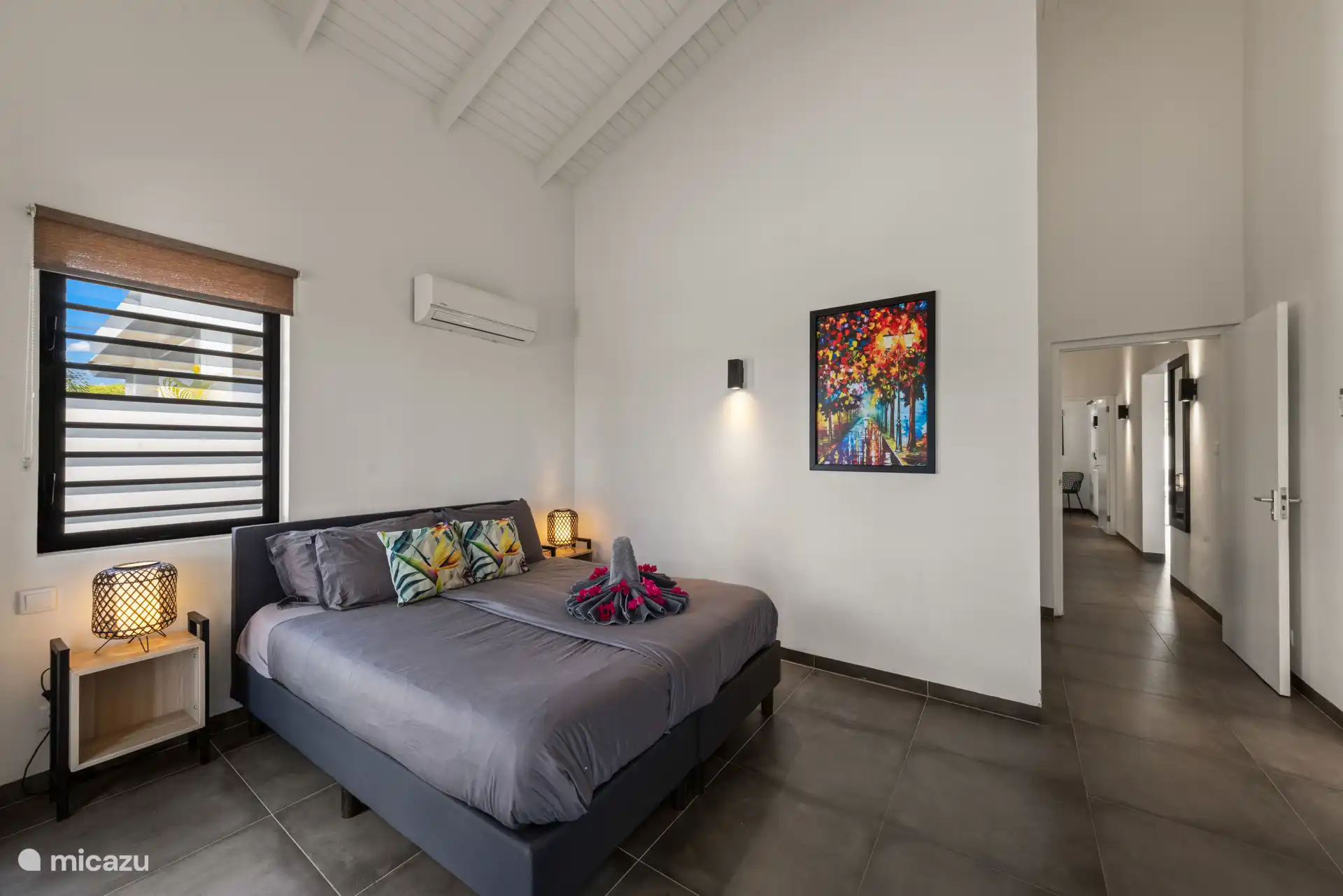 Hauptschlafzimmer mit Klimaanlage