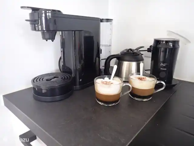 Villa Curalux | Curaçao, Curaçao-Centre, Dominguito - villa Cafetière, avec laquelle vous pouvez faire du café filtre frais, mais l’utilisation de dosettes de café est également possible.
Nous avons également un mousseur à lait, ce qui permet de déguster un délicieux cappuccino.
