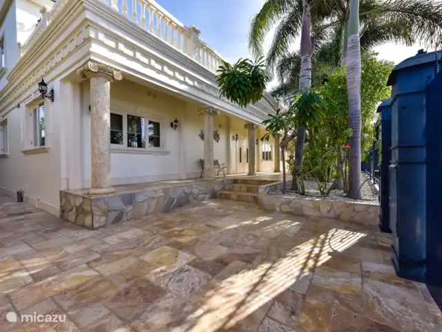 La Casa Piu Bella en Aruba, Norte, Noord - villa villa frontal y lateral