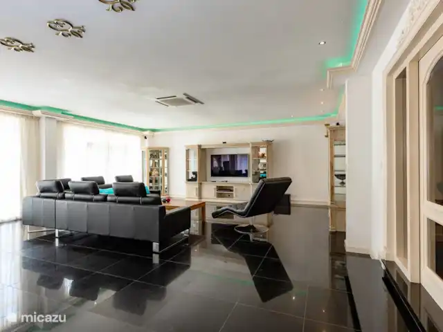 La Casa Piu Bella en Aruba, Norte, Noord - villa sala de estar 1
planta baja