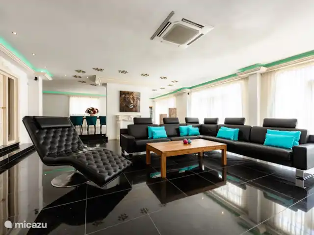 La Casa Piu Bella en Aruba, Norte, Noord - villa salón 1 abajo