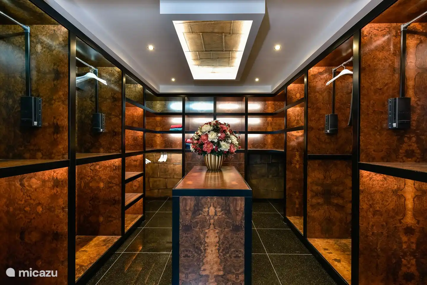 vestidor en el dormitorio principal