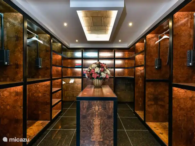 La Casa Piu Bella en Aruba, Norte, Noord - villa vestidor en el dormitorio principal