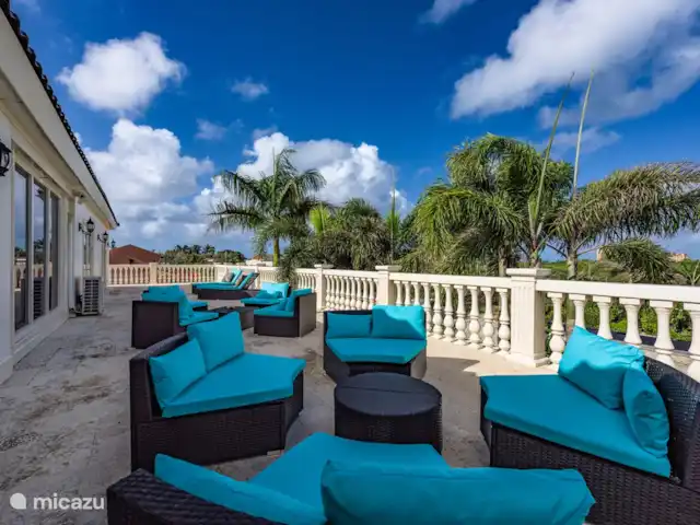 La Casa Piu Bella en Aruba, Norte, Noord - villa sentado en el balcón 2do piso