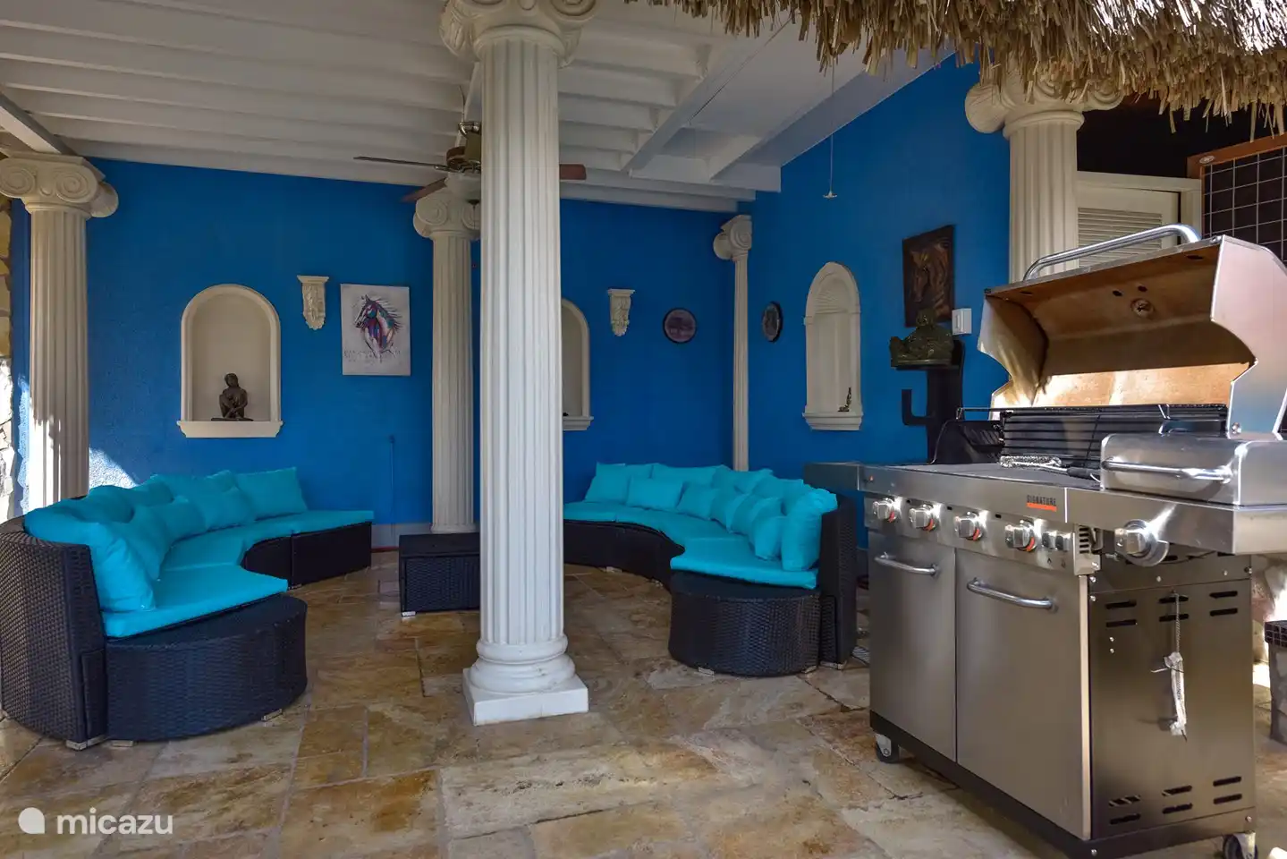 Rincón del mirador y barbacoa.