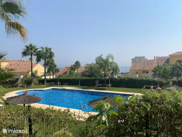 Lujo 4/6 pers. Ap/Puerto Alto en España, Costa del Sol, Estepona - apartamento La piscina en la parte superior está abierta todo el año. El socorrista solo está presente durante la temporada de verano