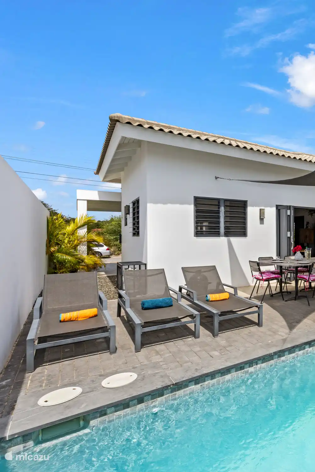 Schöne Sonnenliegen