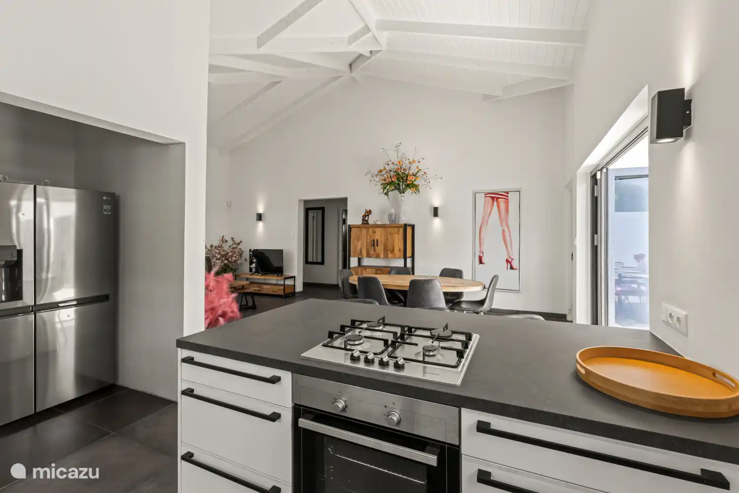 Großer amerikanischer Kühlschrank