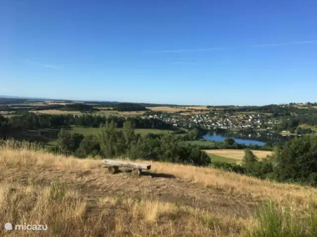 Ferienwohnung Die Hasen | Allemagne, Rhénanie-Palatinat, Mehren - maison de vacances Photo avec vue sur Schalkenmehren. À distance de marche 20 minutes