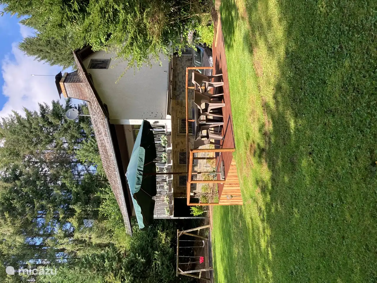 Jardin et terrasse devant jardin