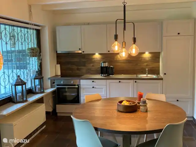 Ferienwohnung Die Hasen | Allemagne, Rhénanie-Palatinat, Mehren - maison de vacances La cuisine équipée avec lave-vaisselle, four, Dolce Gusto, cafetière et grille-pain.