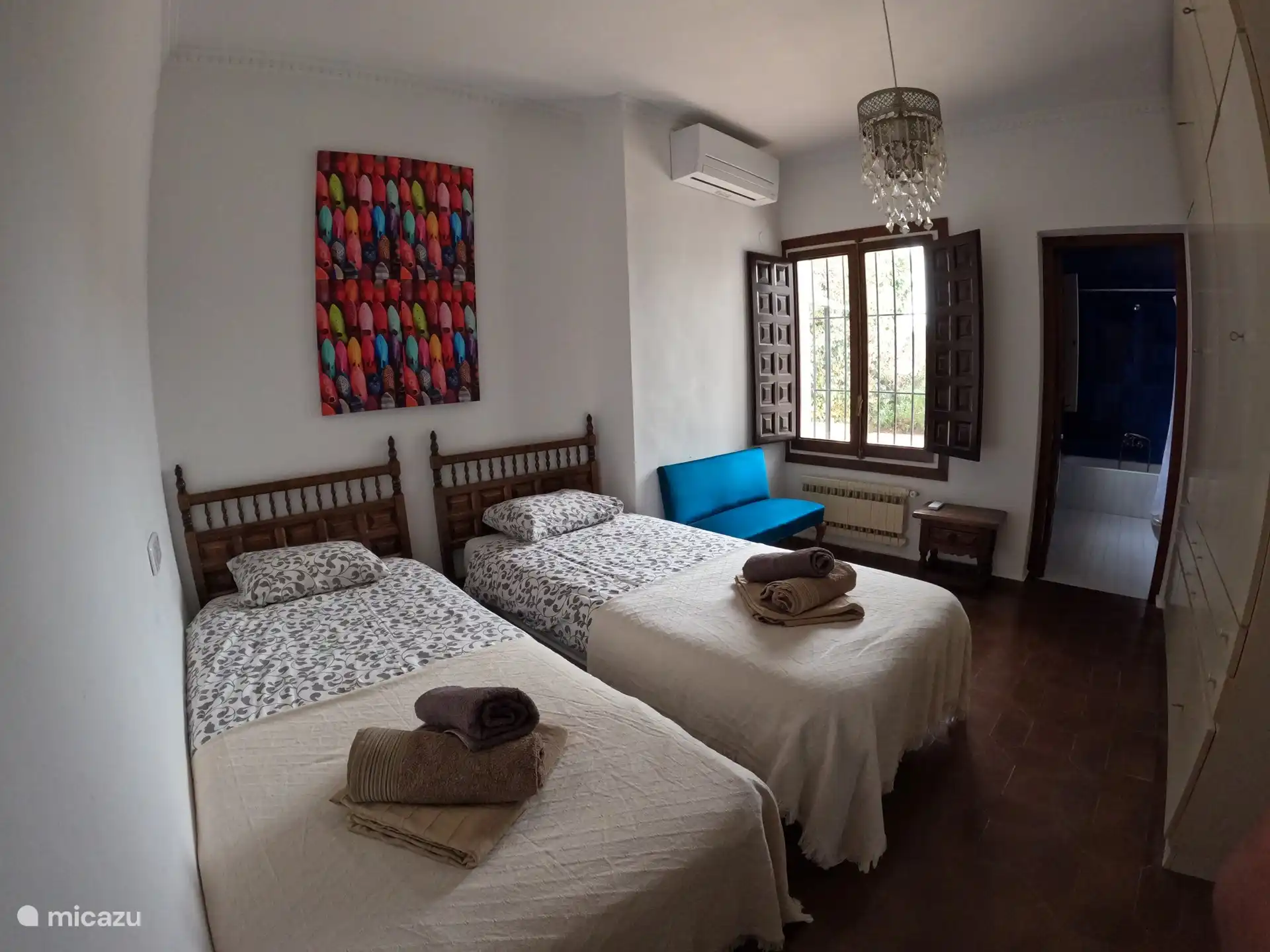 second bedroom with bathroom en suite