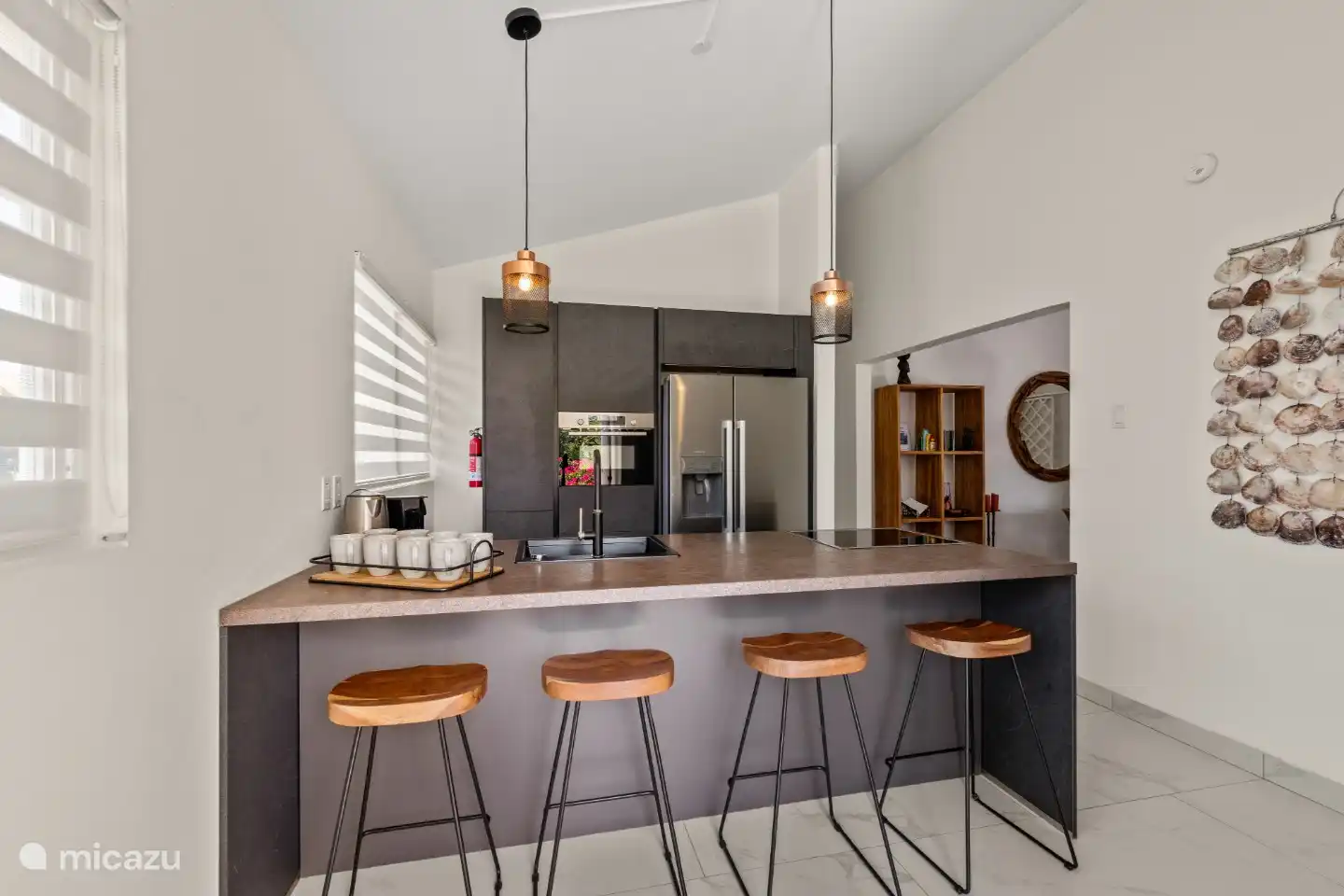 Con barra desayunadora