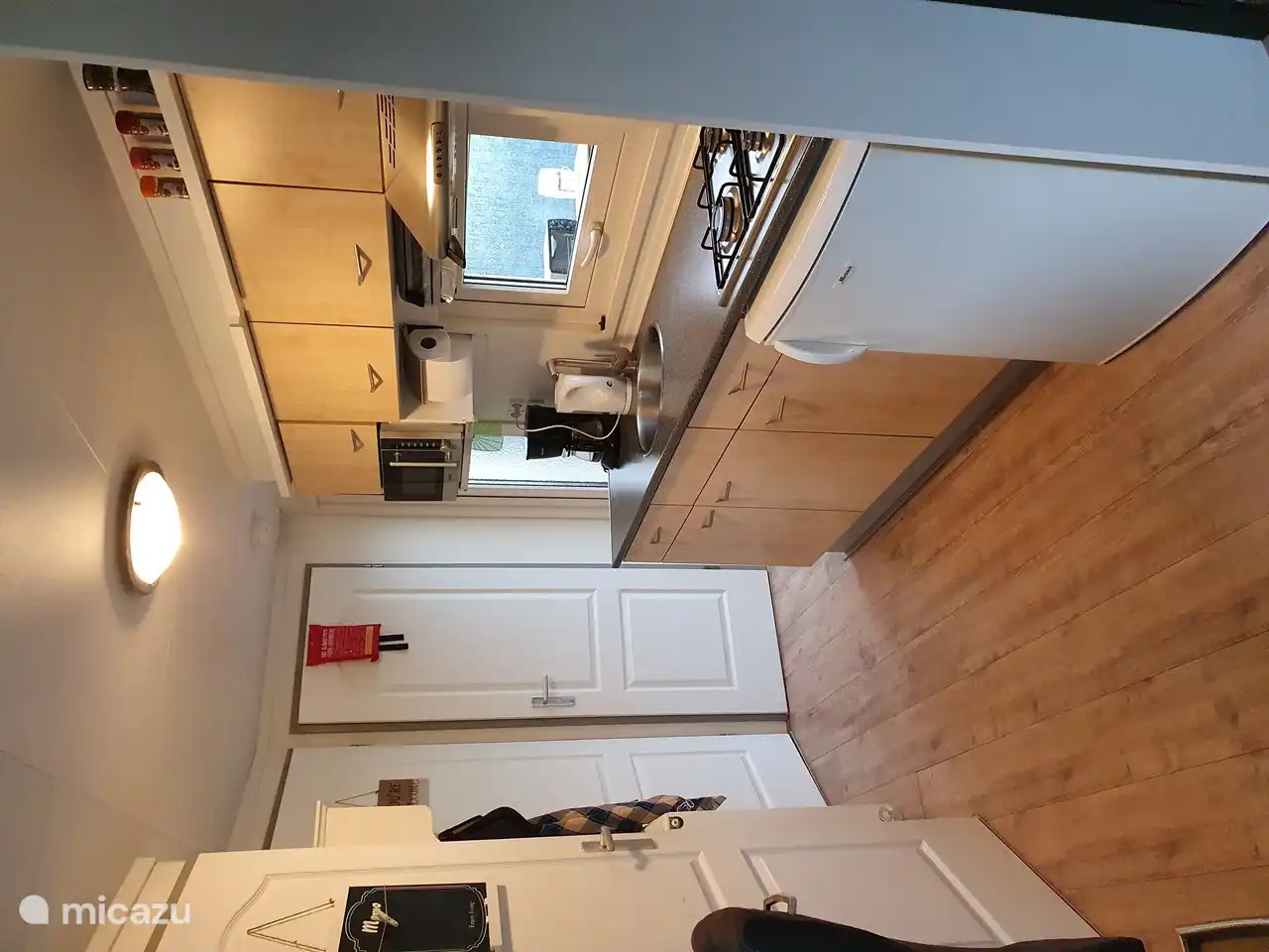 Die voll ausgestattete Küche des Chalets.