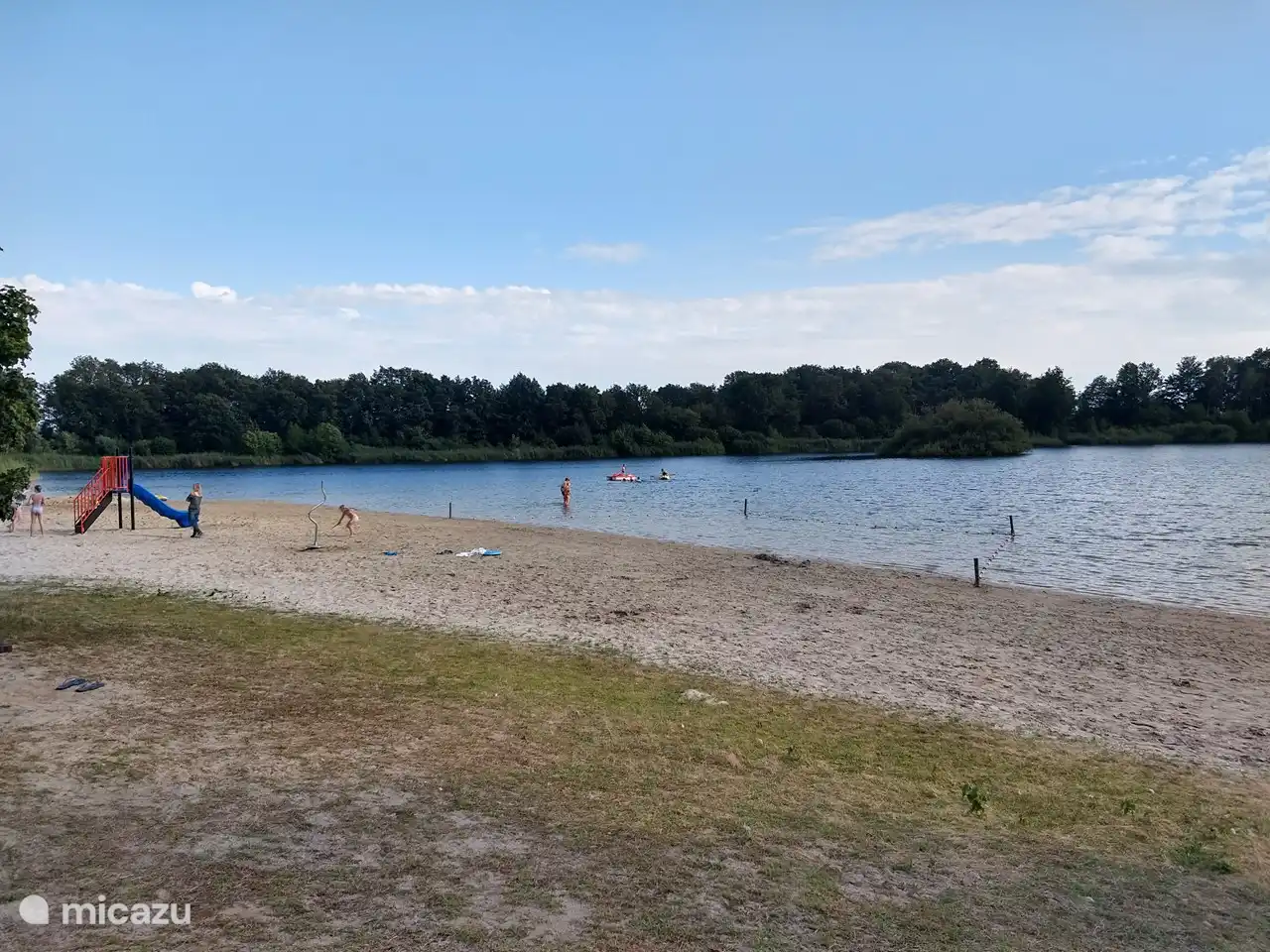 Der Strand ist nur für Parkgäste und daher immer ruhig