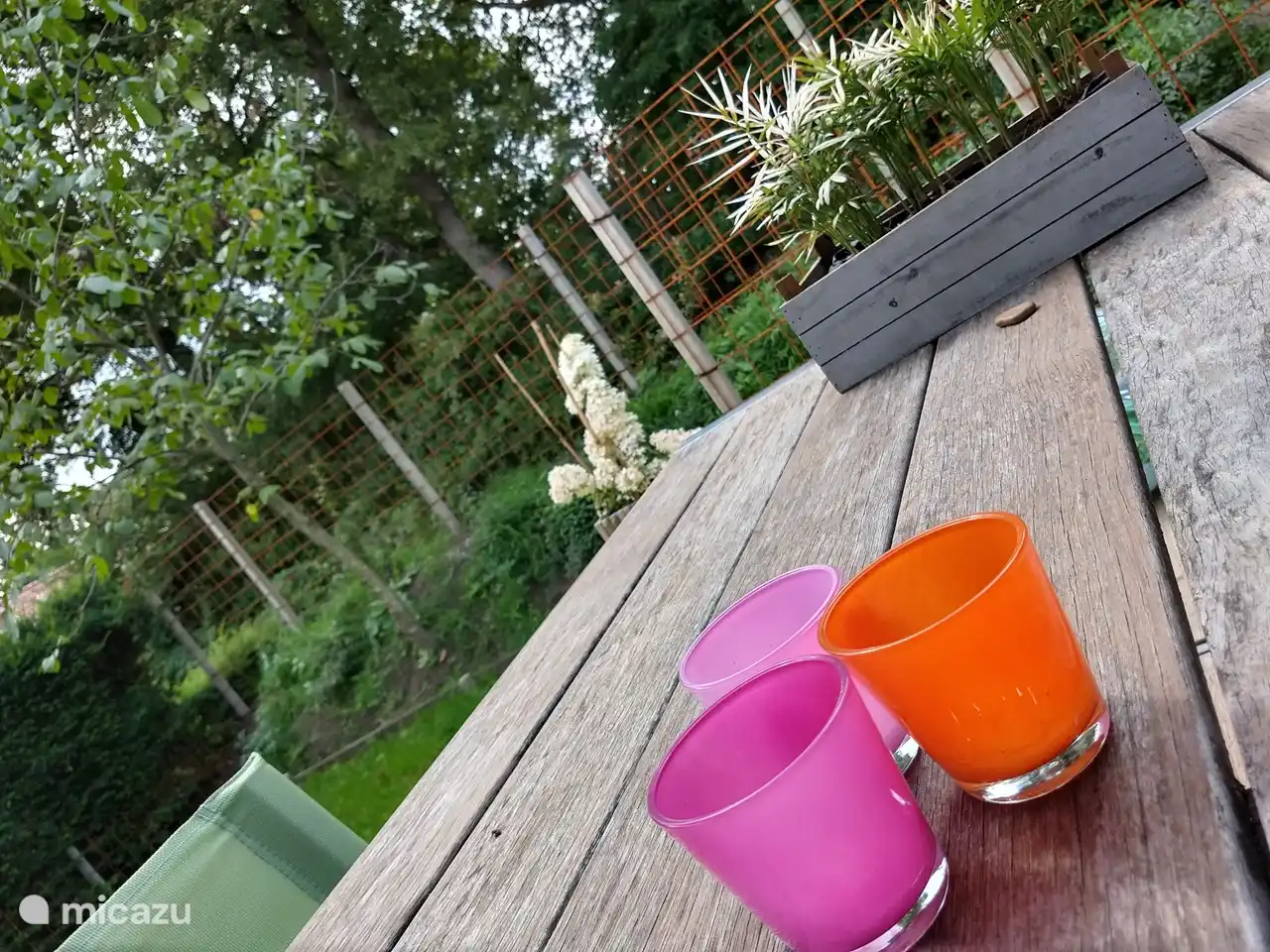 Gemütlich und schön draußen sitzen. .