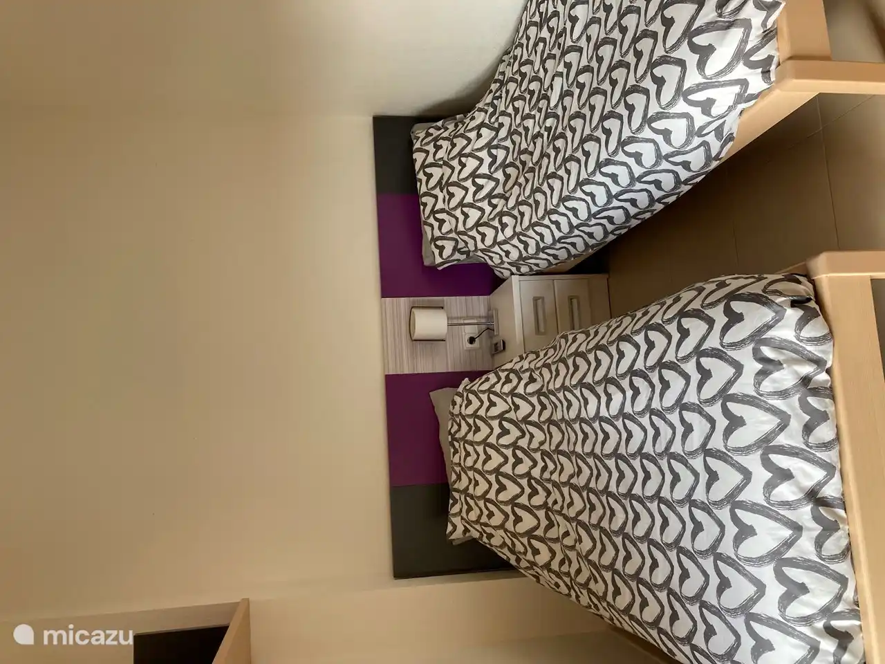 Slaapkamer 1:  met 2 x 1 persoonsbed