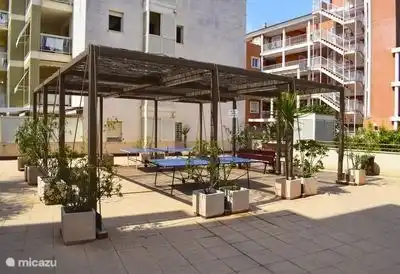 Overdekte plaats om tafeltennis te spelen