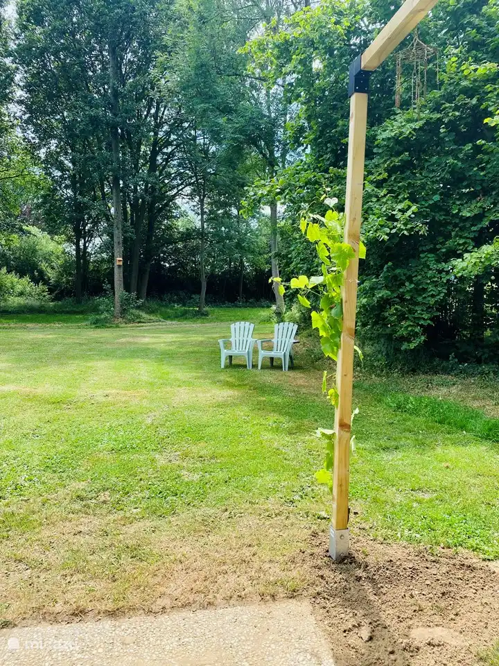 Hinterhof, mit viel Privatsphäre und Grün