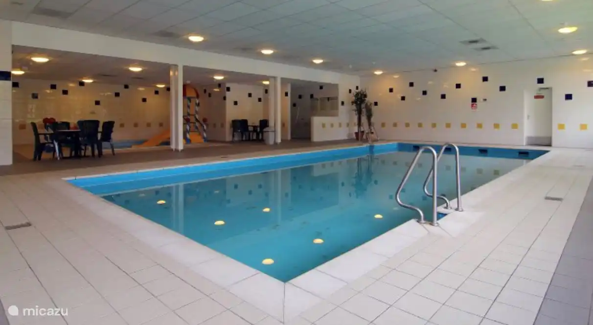 Hallenbad, das sich im angrenzenden Park Landal Aerwinkel befindet und kostenlos genutzt werden kann. 8 Personen pro Stunde aufgrund der Corona-Regeln erlaubt.