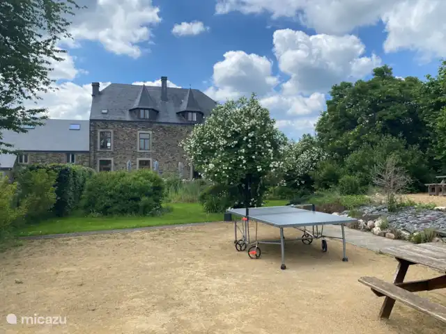 La Riennaise | Belgique, Ardennes, Gedinne - maison de vacances Dans le jardin, vous trouverez également un terrain de pétanque, une table de ping-pong et une deuxième terrasse. (Matériel pour jeu de boules, Kubb, tennis de table, ...) se trouve dans la maison.