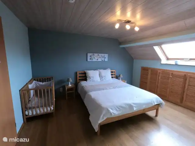 La Riennaise | Belgique, Ardennes, Gedinne - maison de vacances Chambre 5 (façade au 2ème étage) - une des chambres avec un lit bébé