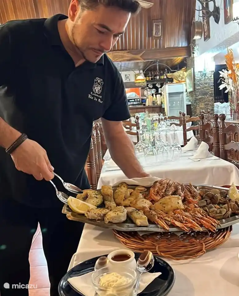 Au restaurant Rio d'oro, ce n'est pas seulement très confortable, mais la nourriture est également excellente !