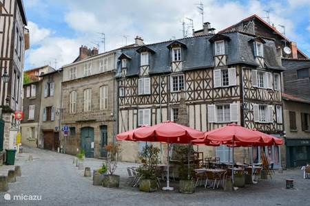 Limoges is een stad van geschiedenis kunst en natuurlijke schoonheid