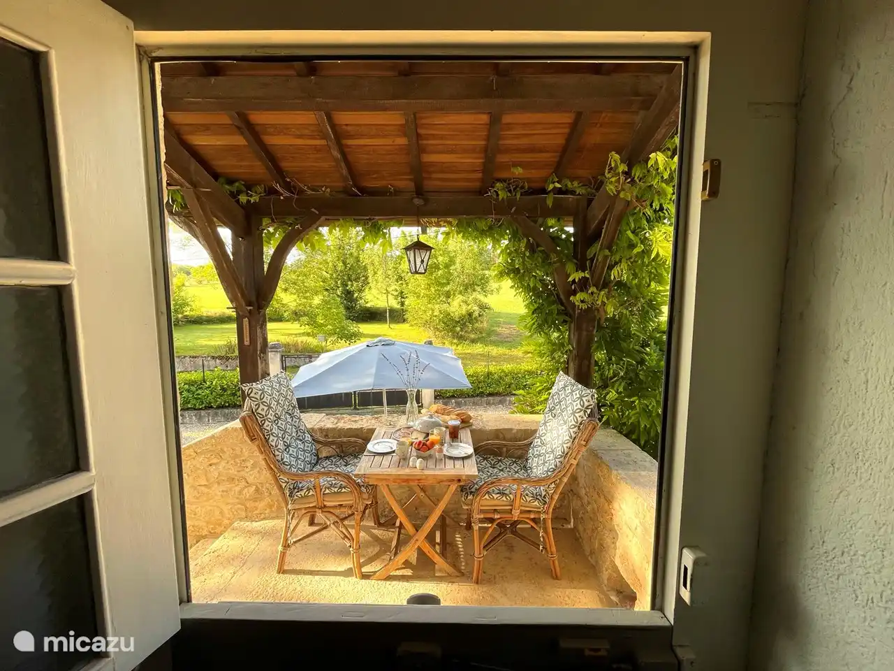 Schönes schattiges Plätzchen mit Aussicht