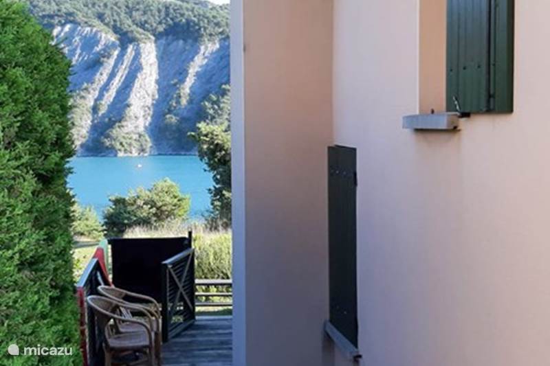 Vakantiehuis Frankrijk, Hautes-Alpes, Le Sauze-du-Lac Vakantiehuis Soreillou Frankrijk lac Serre-Poncon