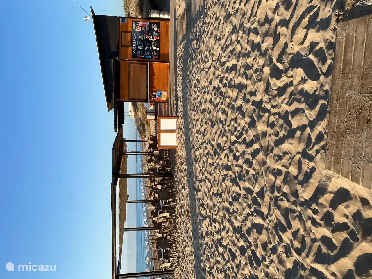 Bar d’été sur la plage à 300 mètres de la villa