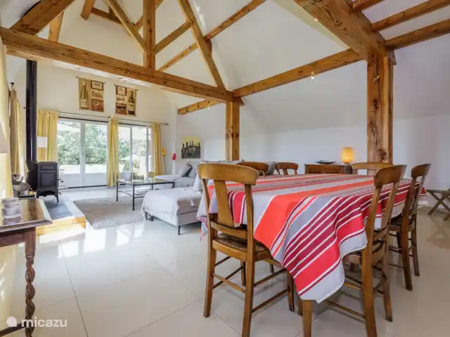 mirandole en Francia, Dordoña, Martel - casa vacacional La zona de comedor